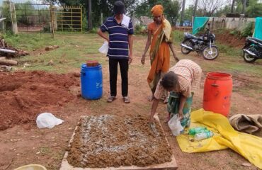 Biodynamic composting (3)